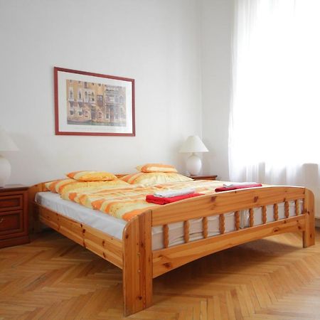 Blue Rose Apartment Budapest Bagian luar foto