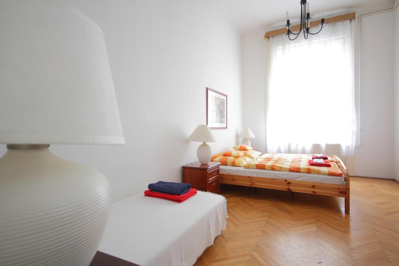 Blue Rose Apartment Budapest Bagian luar foto