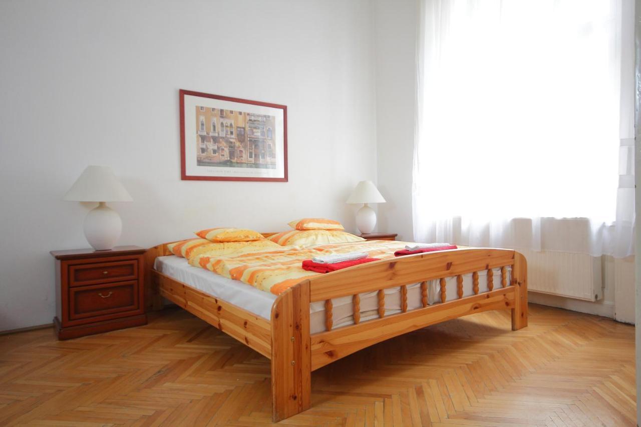 Blue Rose Apartment Budapest Bagian luar foto
